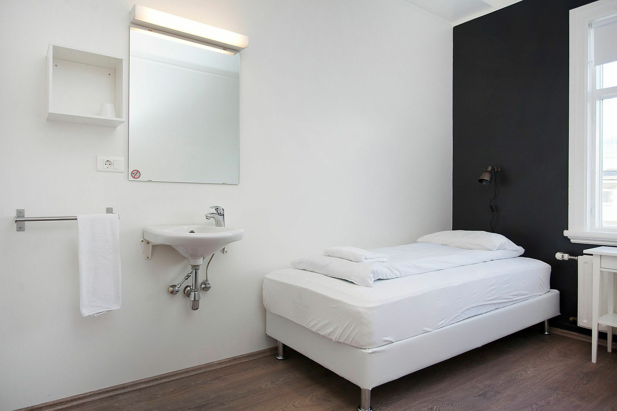 Apotek Guesthouse Акурейрі Екстер'єр фото