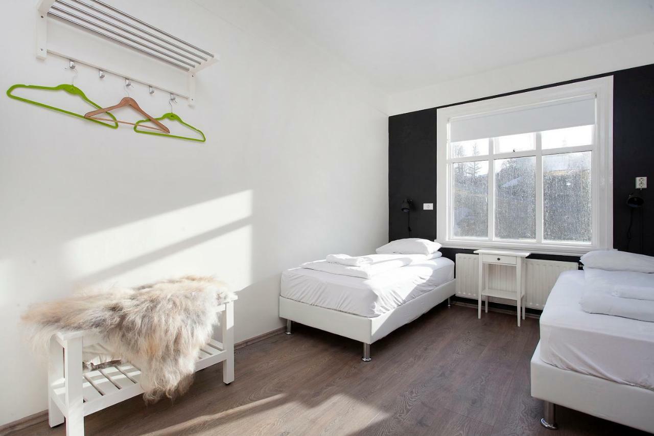Apotek Guesthouse Акурейрі Екстер'єр фото