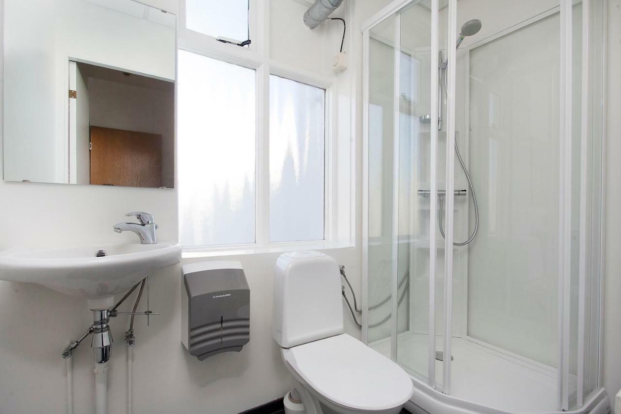 Apotek Guesthouse Акурейрі Екстер'єр фото